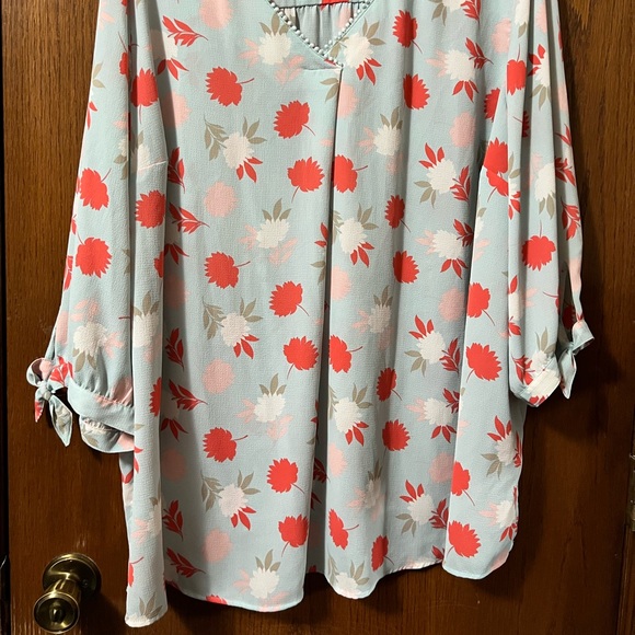 Catherine’s Blouse GUC - Picture 2 of 3